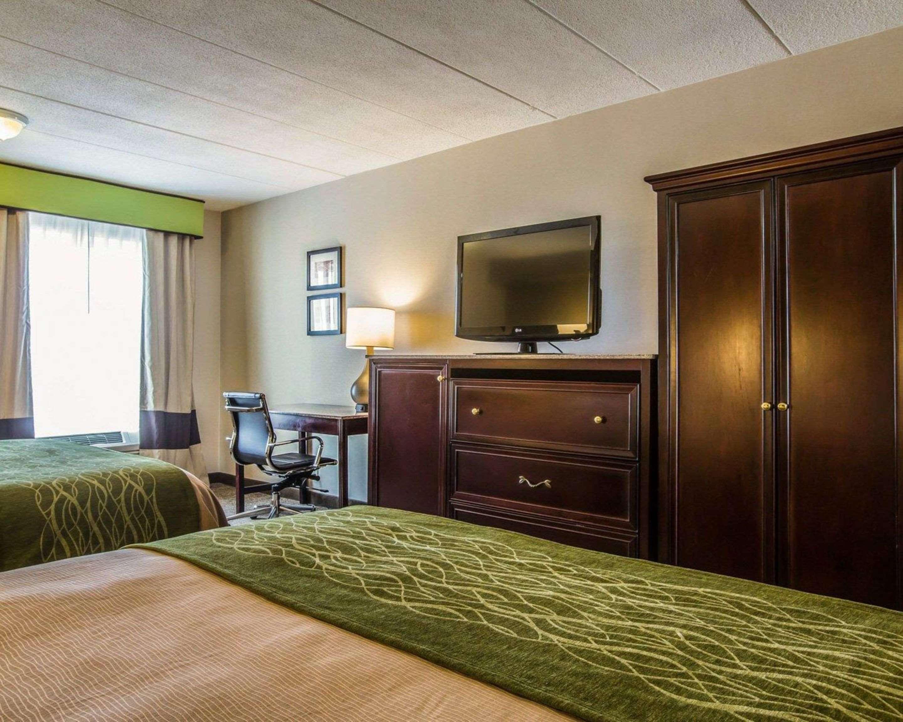 Comfort Inn Airport Манчестер Экстерьер фото