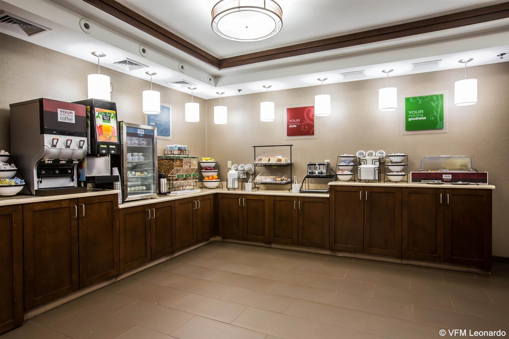 Comfort Inn Airport Манчестер Экстерьер фото
