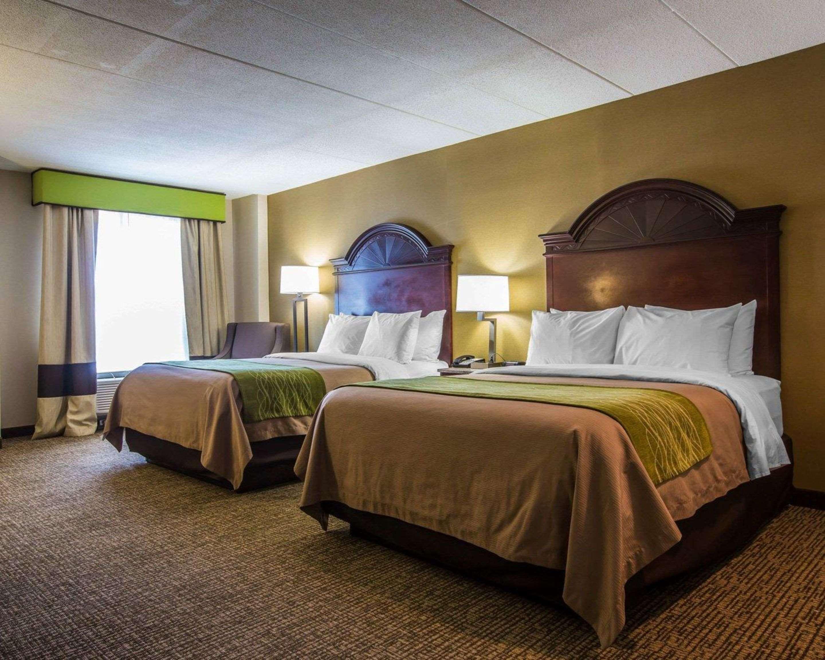 Comfort Inn Airport Манчестер Экстерьер фото