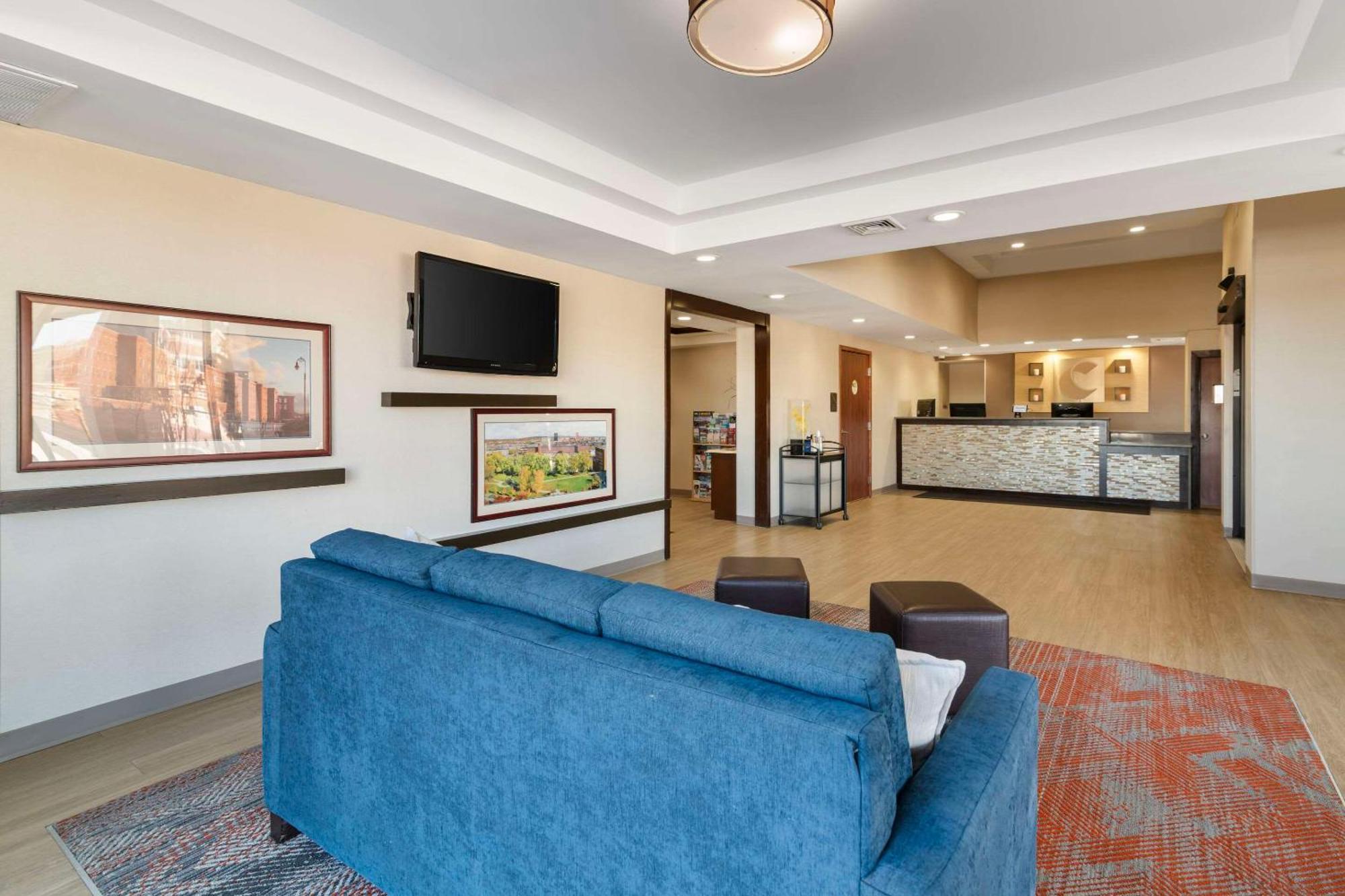 Comfort Inn Airport Манчестер Экстерьер фото